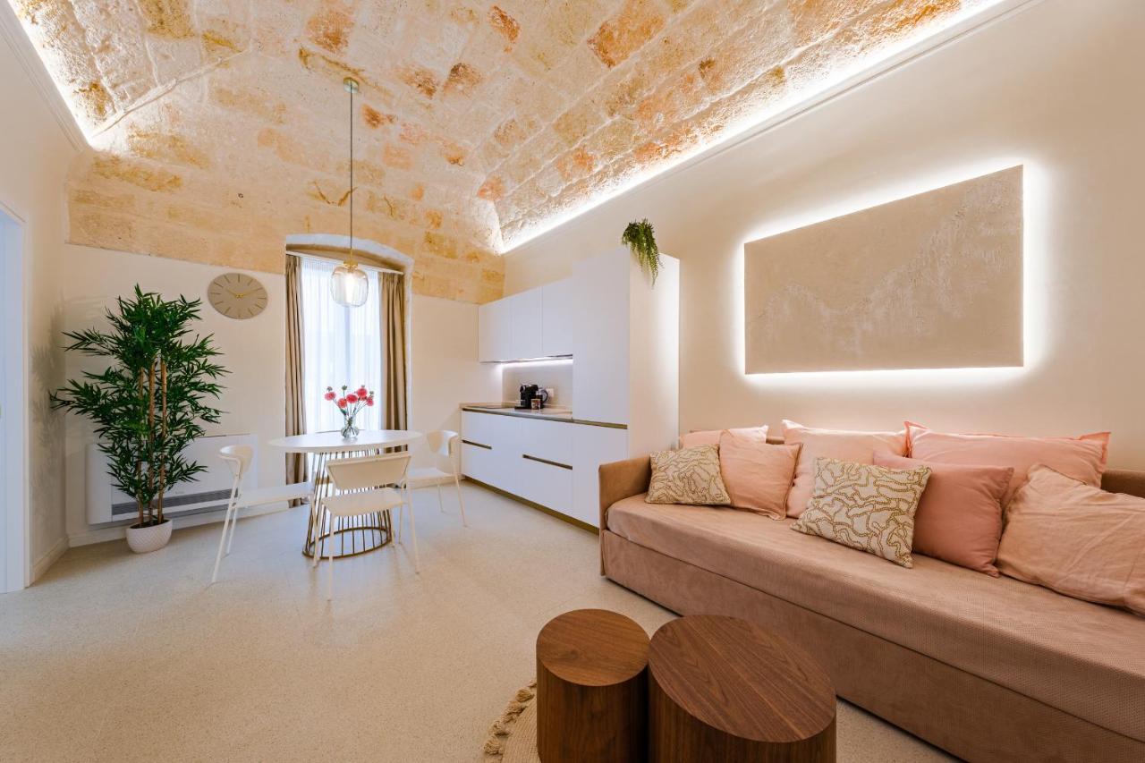 Helloapulia Charming Palazzo Clemente - Self-Catering Suites With Aircondition Monopoli Buitenkant foto
