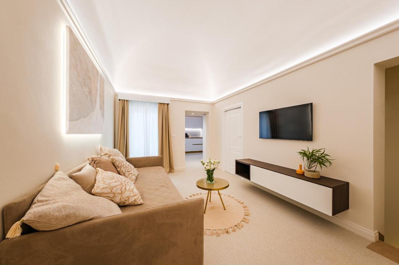 Helloapulia Charming Palazzo Clemente - Self-Catering Suites With Aircondition Monopoli Buitenkant foto