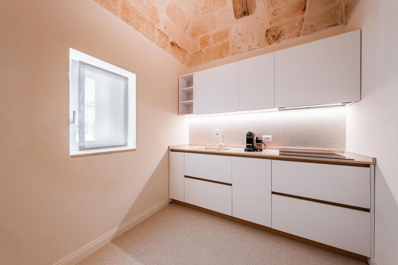 Helloapulia Charming Palazzo Clemente - Self-Catering Suites With Aircondition Monopoli Buitenkant foto
