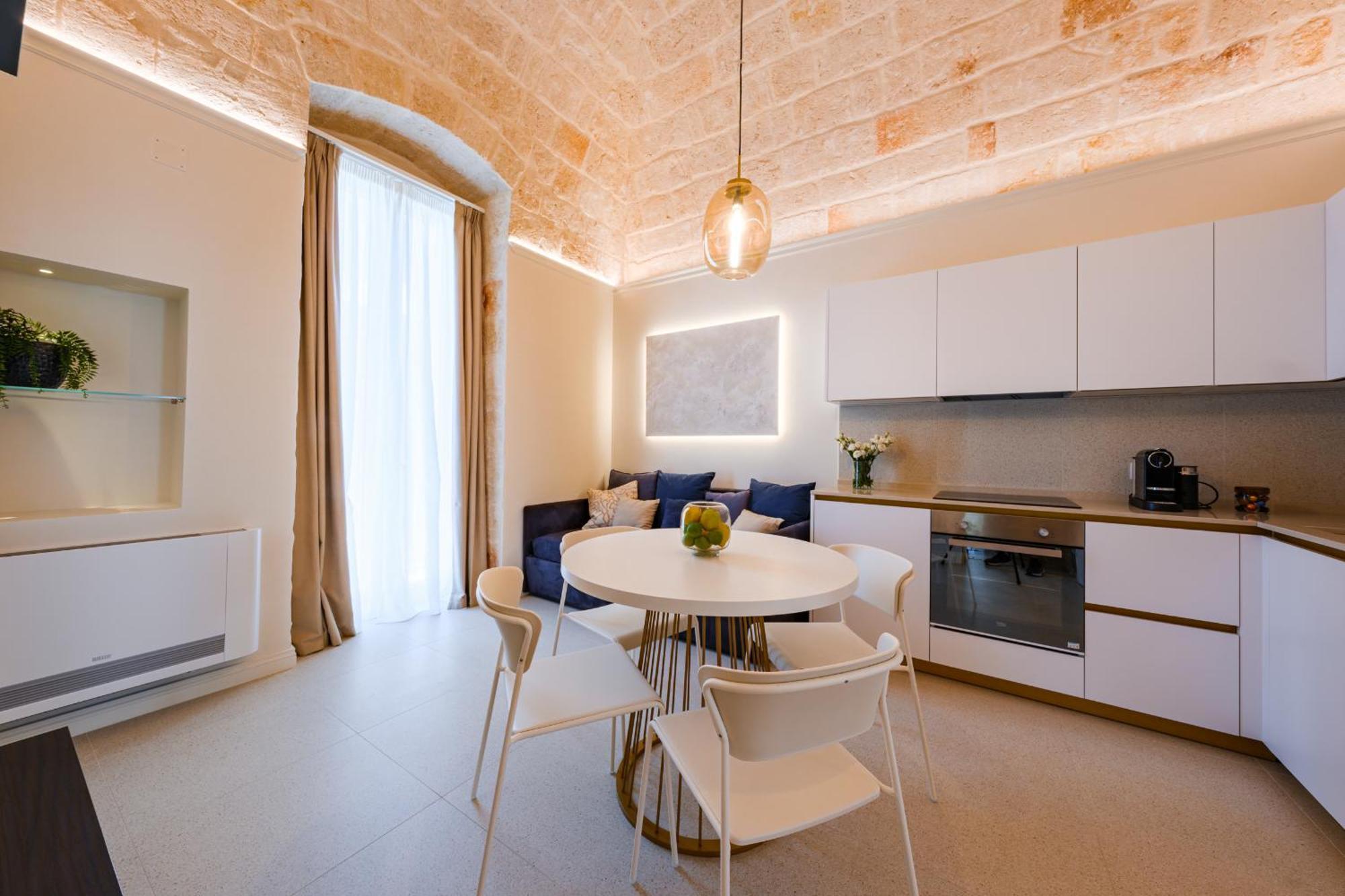Helloapulia Charming Palazzo Clemente - Self-Catering Suites With Aircondition Monopoli Buitenkant foto